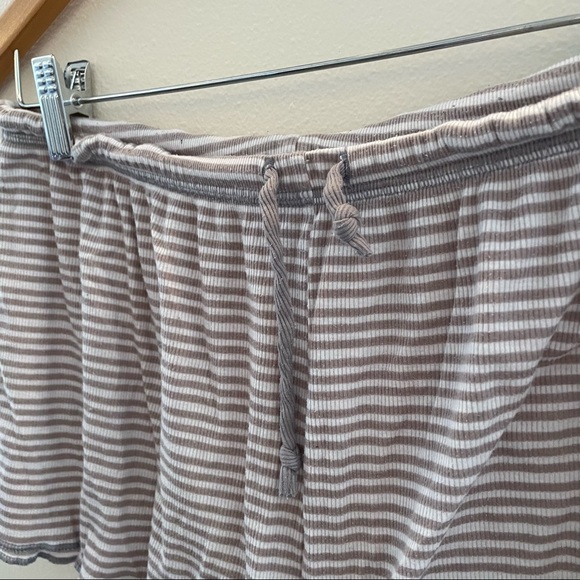 Victoria’s Secret PINK Striped Ruffled Sleep Shorts - Picture 3 of 5